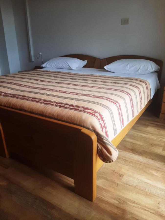 Room Eta Црес Экстерьер фото