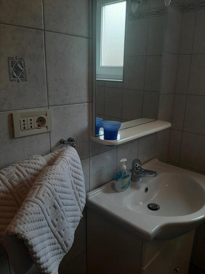Room Eta Црес Экстерьер фото