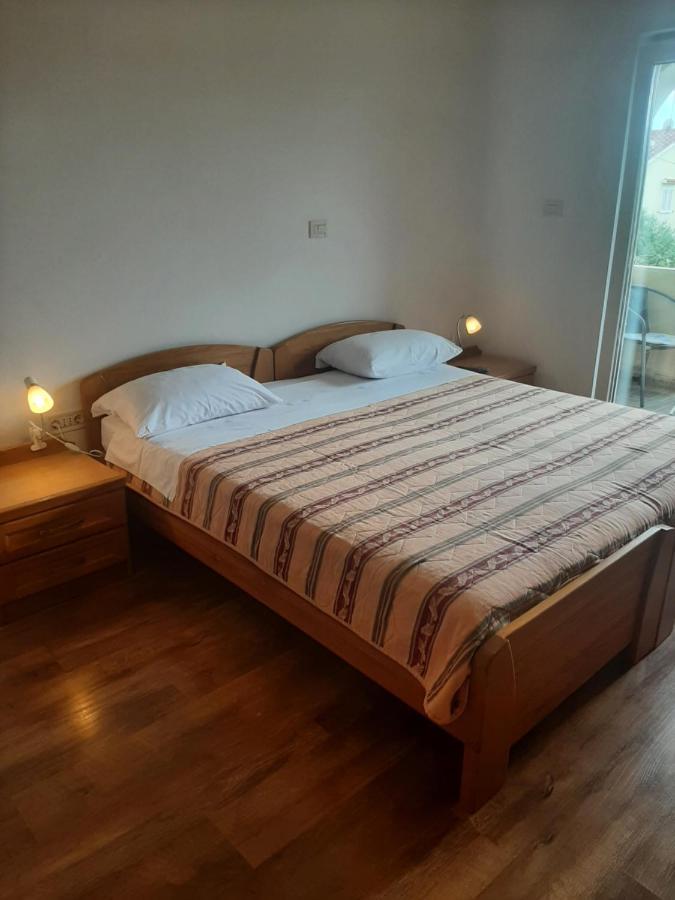 Room Eta Црес Экстерьер фото